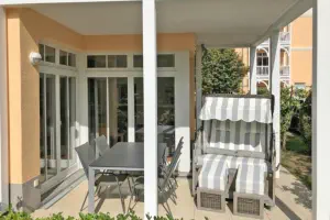 Balkon mit Strandkorb